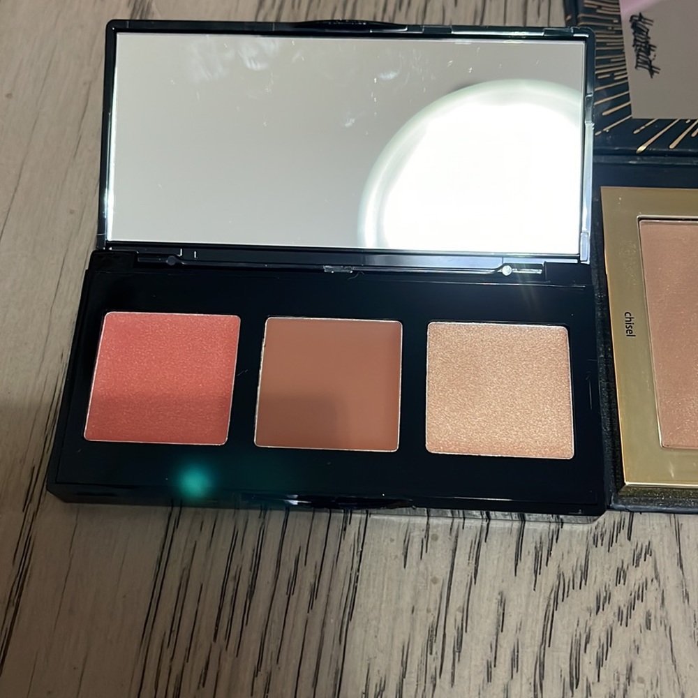 New - Picture 3 of 4